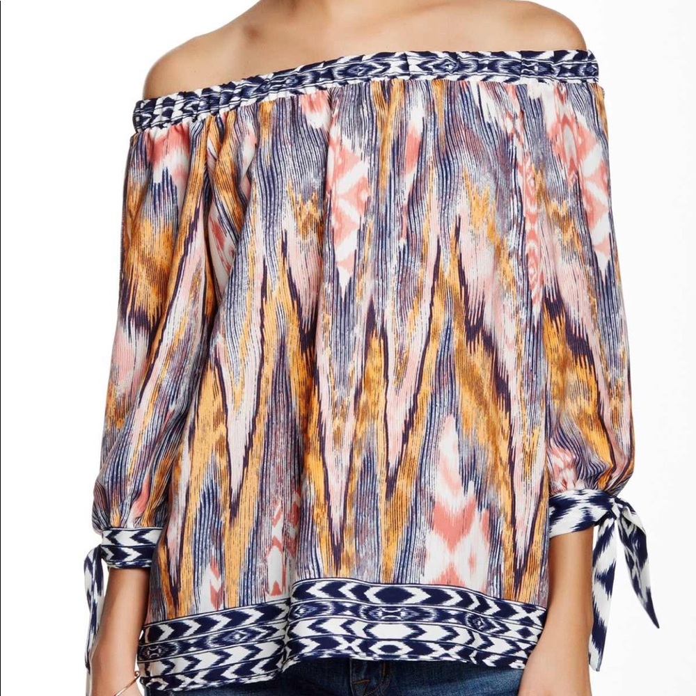 Megan fabulous off the shoulder top size M - NWOT